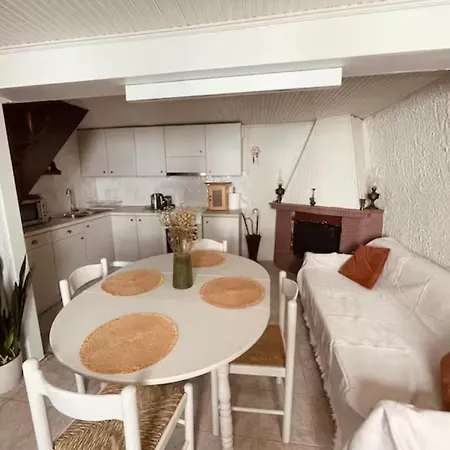 Casa Nostra, Stroggili Corfu Agios Ioannis Peristeron (Corfu)