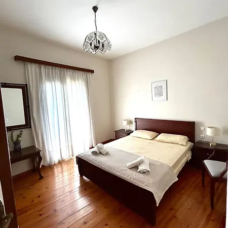 Casa Nostra, Stroggili Corfu بيت للعطل
